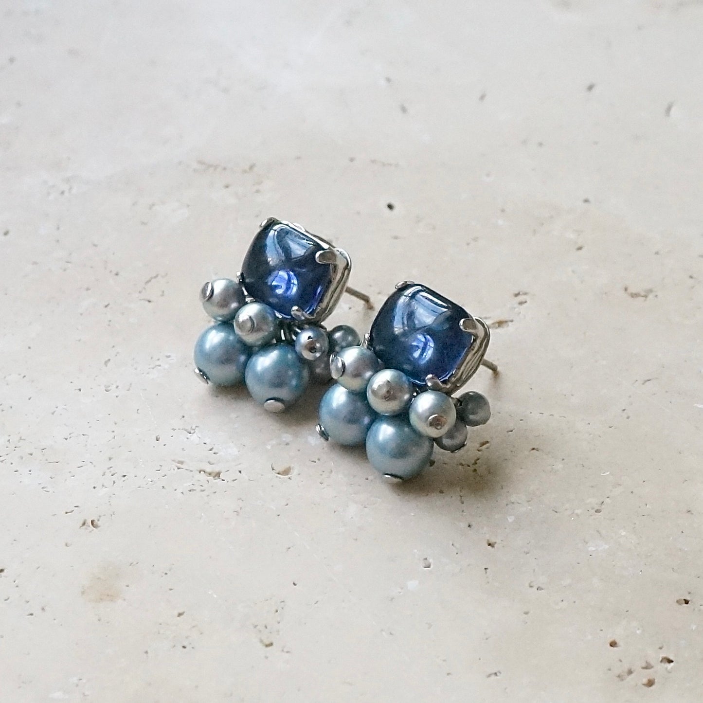 Square Stone Pearls Earring 【Navy】