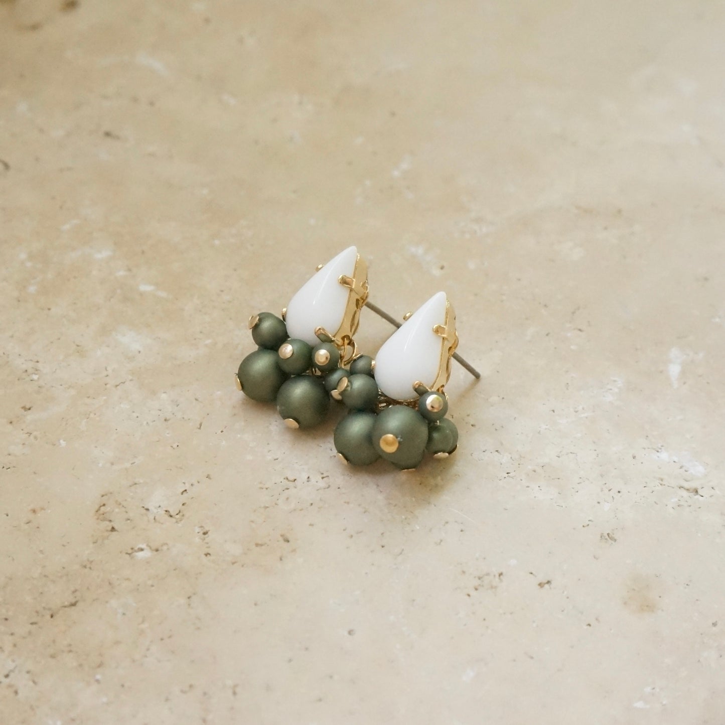 Pear Vintege Pearl Earring 【White & Khaki】