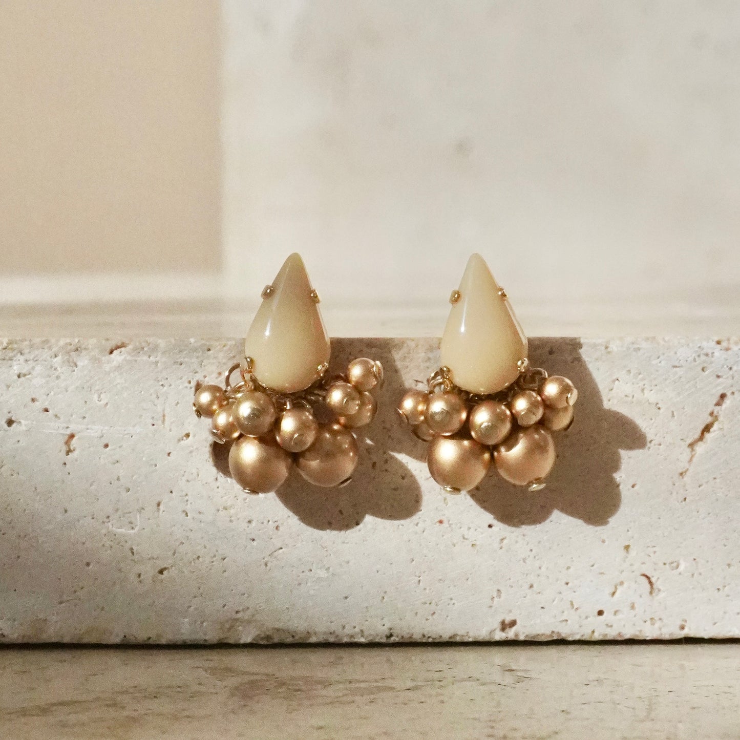 Pear Vintege Pearl Earring 【Beige & Gold】