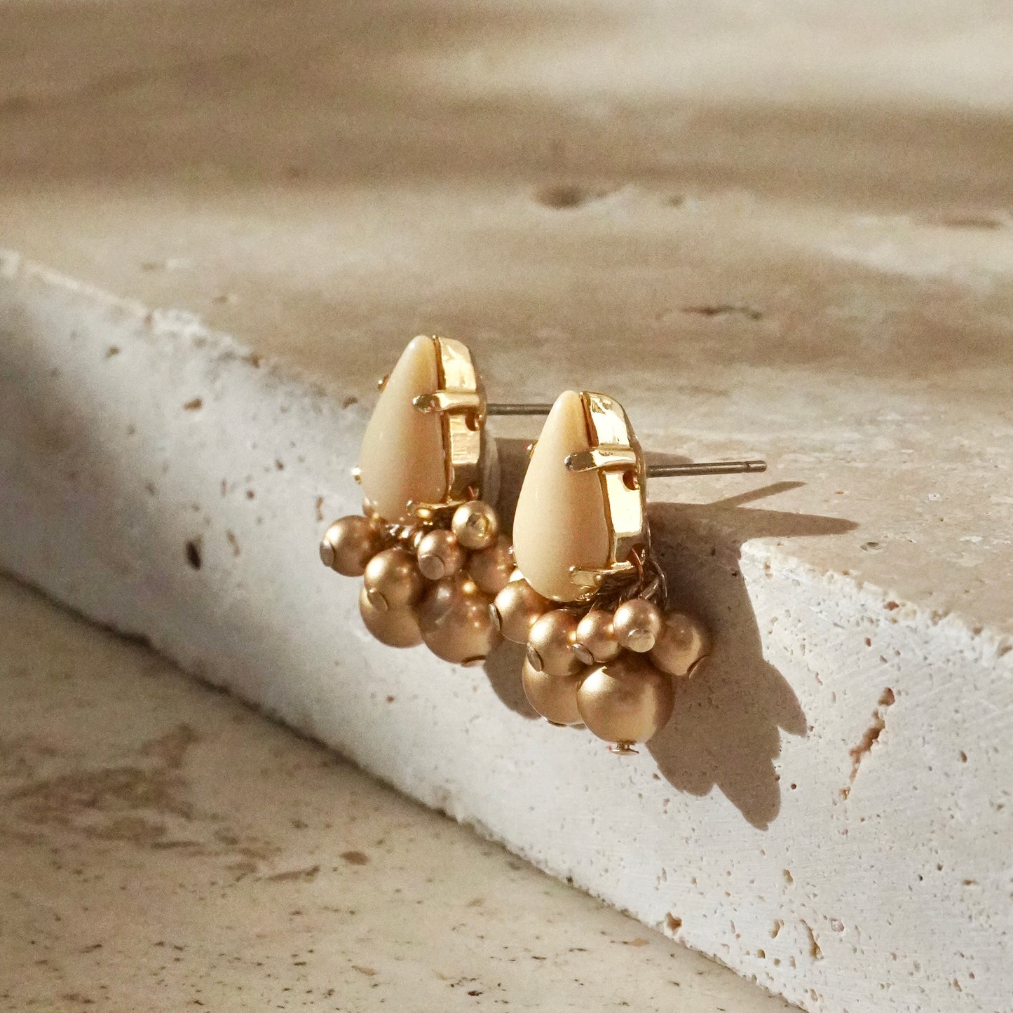 Pear Vintege Pearl Earring 【Beige & Gold】