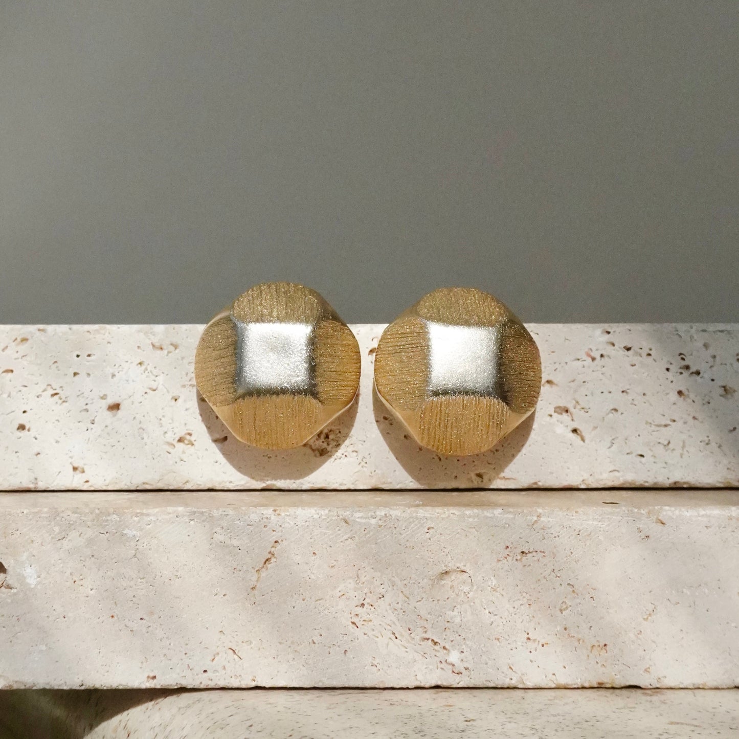French Vintage Button Earring 【Gold】