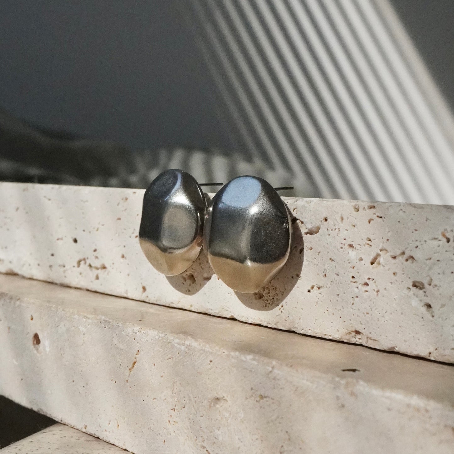 French Vintage Button Earring 【Silver】
