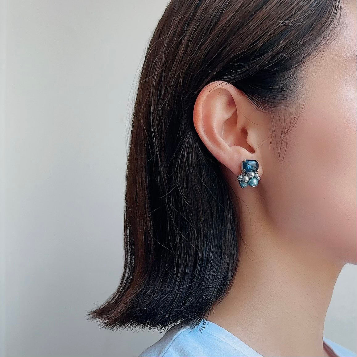 Square Stone Pearls Earring 【Navy】