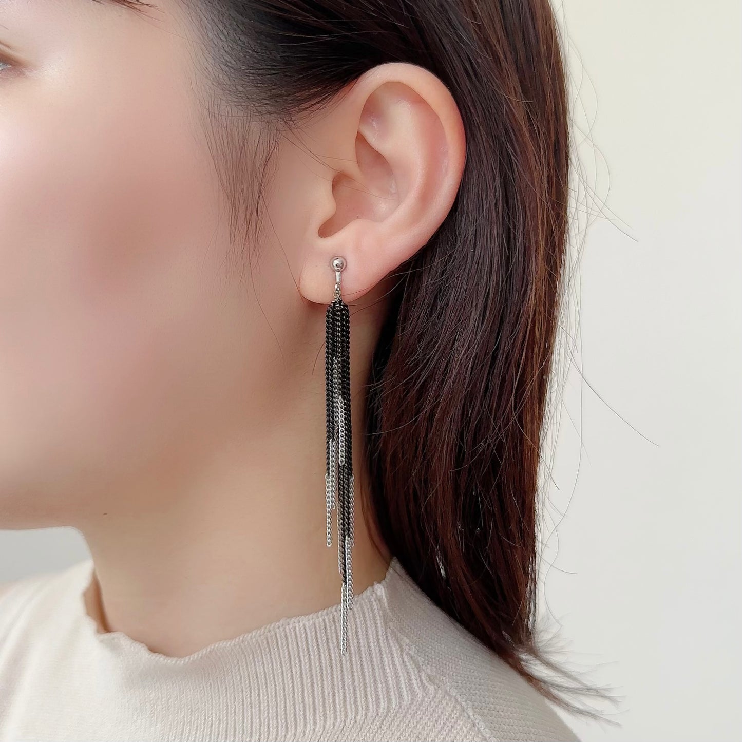 Bicolor Tassel Earring【Black & Silver】