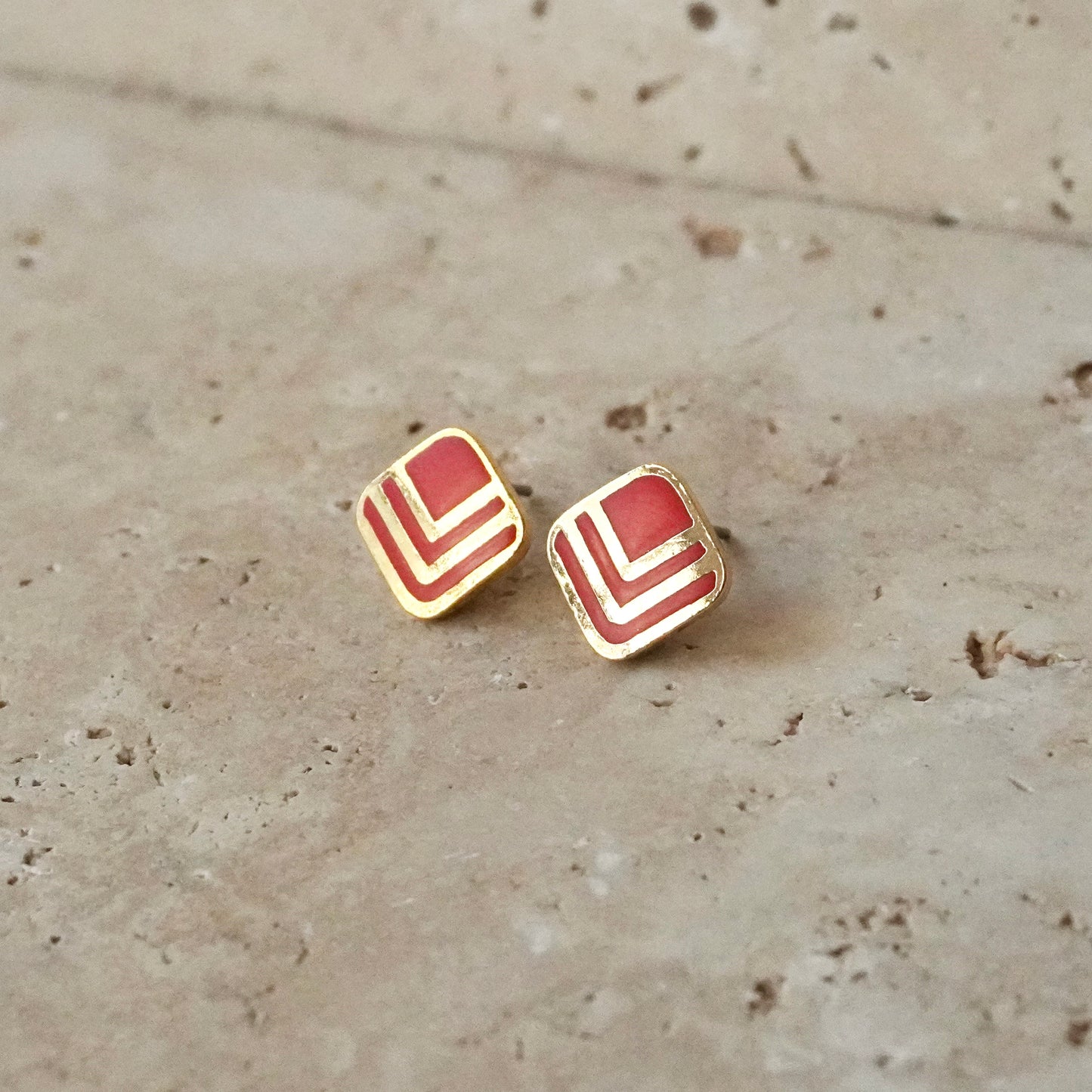 Square Vintage Button Earring 【Red】